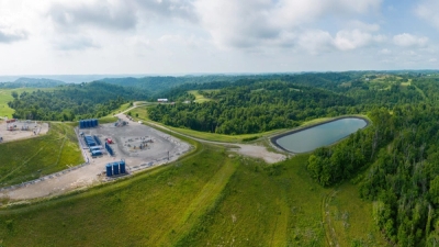 The picture shows a natural gas well pad facilities in the Appalachian Basin, US.